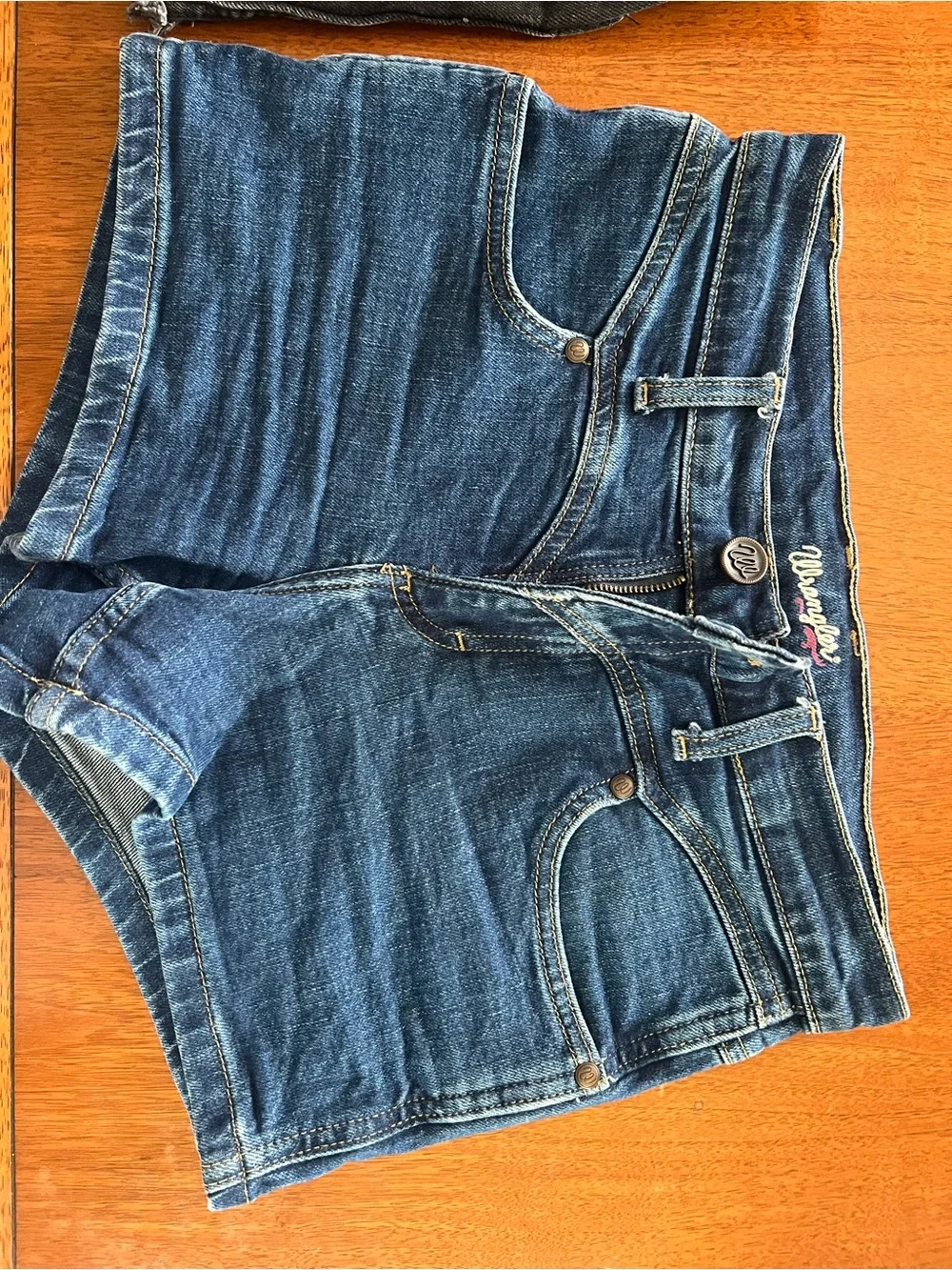 Wrangler Shorts Duo - classic denim & black shorts